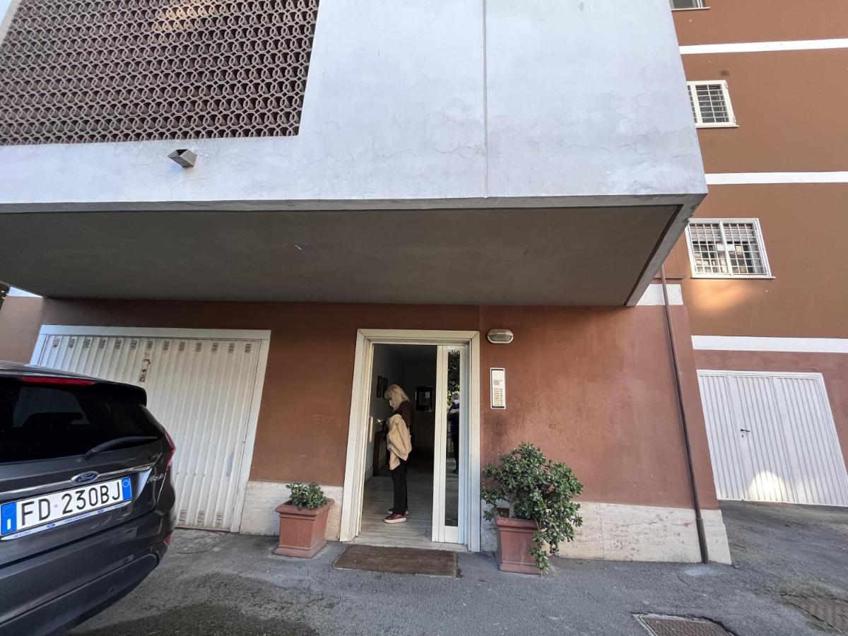 Monolocale A Mostacciano Apartment Rome Bagian luar foto