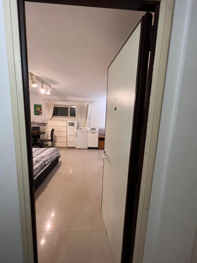 Monolocale A Mostacciano Apartment Rome Bagian luar foto