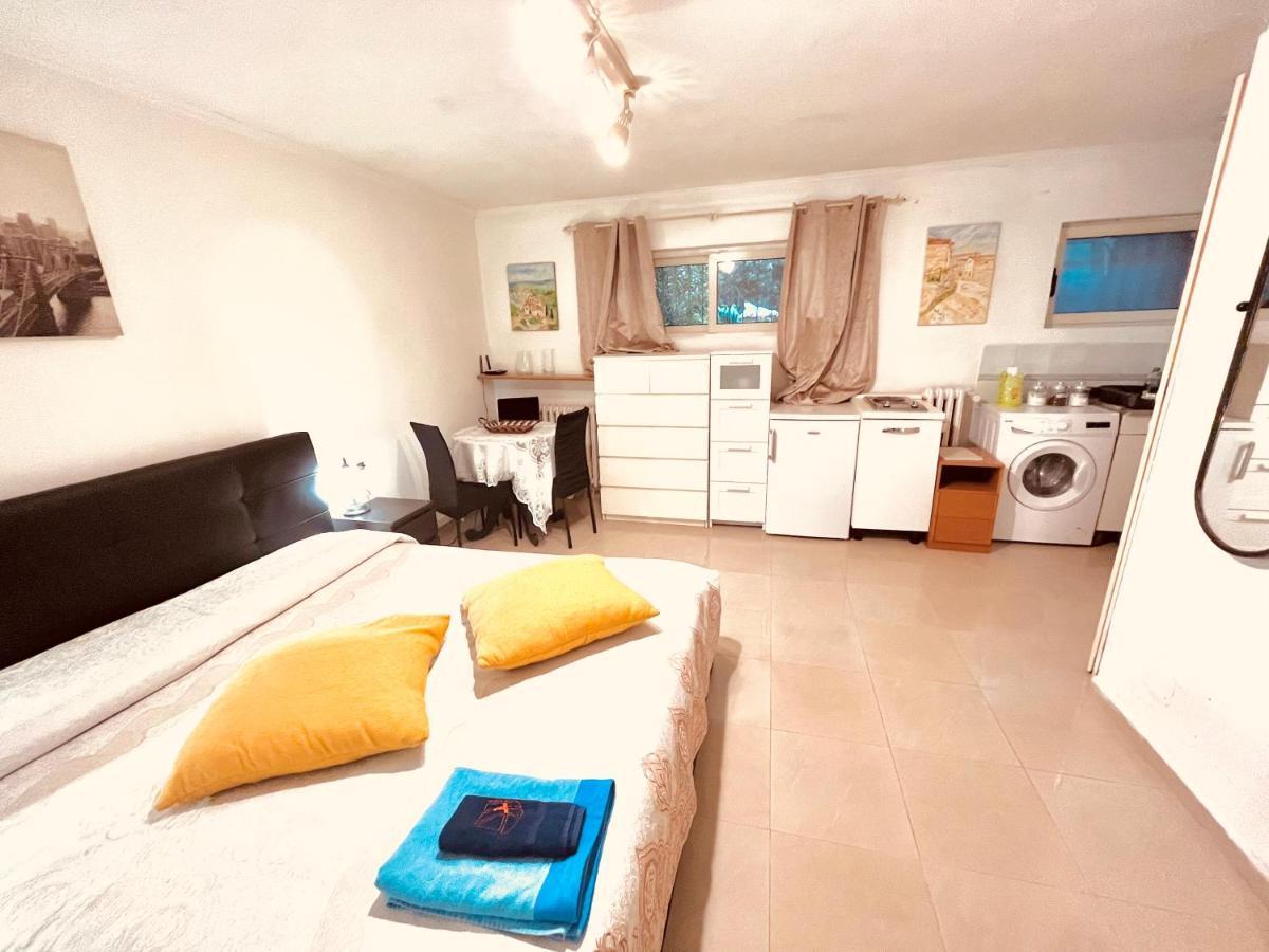 Monolocale A Mostacciano Apartment Rome Bagian luar foto